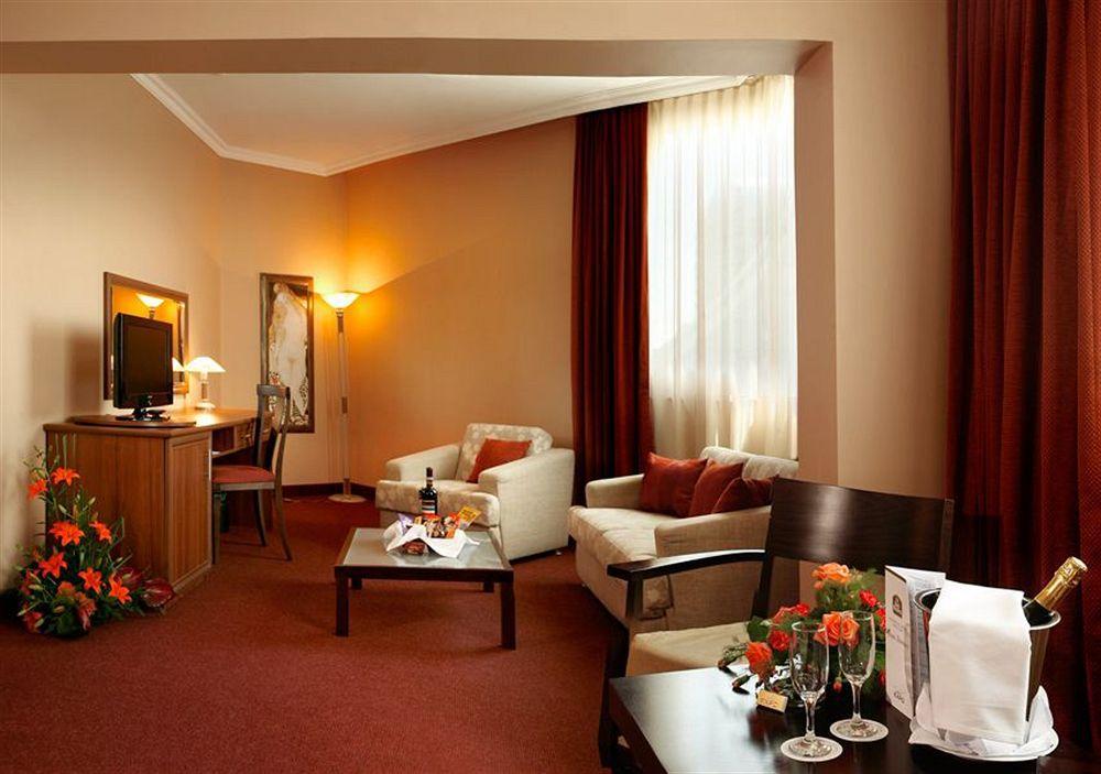 Expo Sofia Hotel - Free Arrival Shuttle Bus - Free Parking - Free Compliments - Free Wi-Fi Eksteriør billede