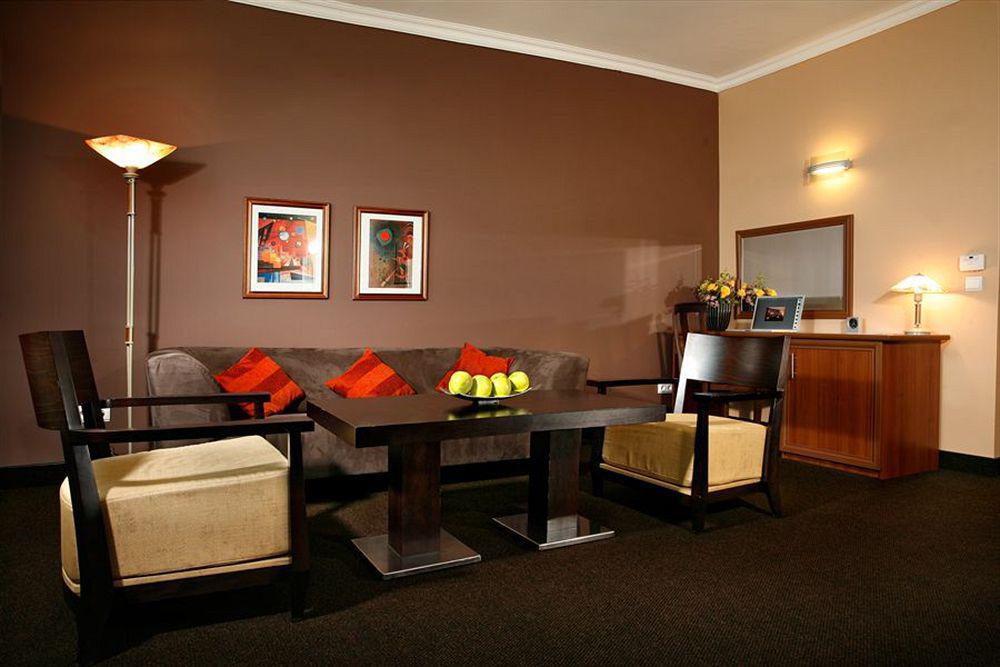 Expo Sofia Hotel - Free Arrival Shuttle Bus - Free Parking - Free Compliments - Free Wi-Fi Eksteriør billede